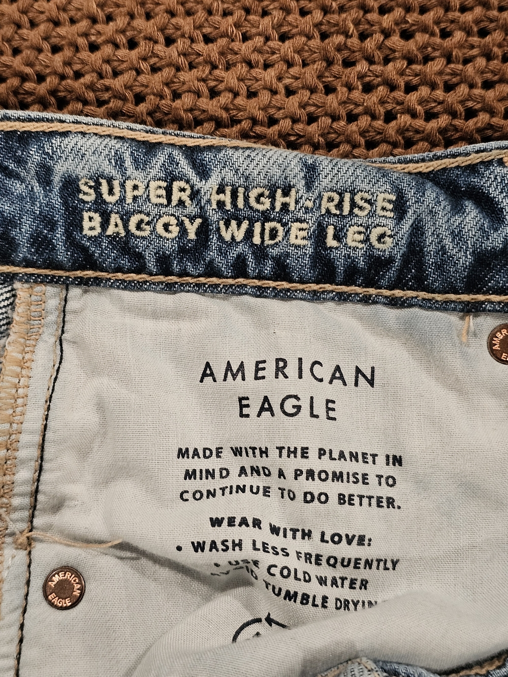 American Eagle Super High-Waisted Baggy Wide-Leg Jean - Picture 5 of 6